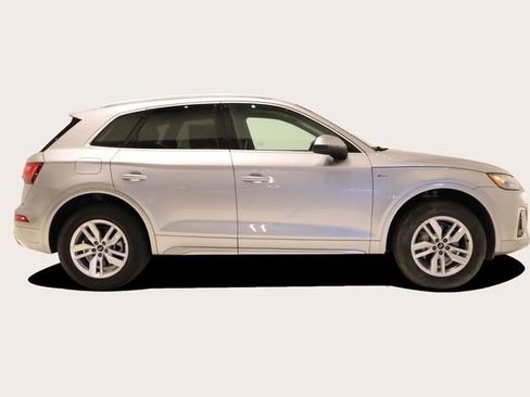Used 2023 Audi Q5 2.0T Premium w/ Convenience Package AWD/4WD image 4