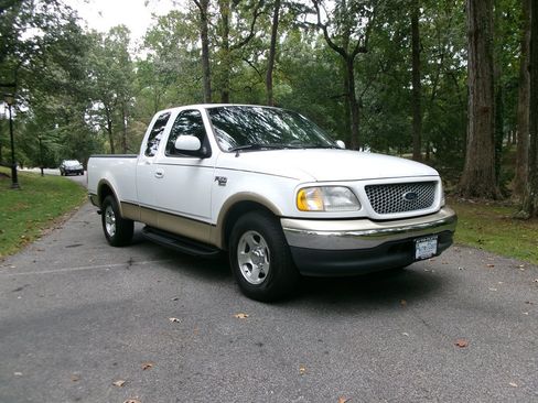 Used 1999 Ford F150 Lariat image 3