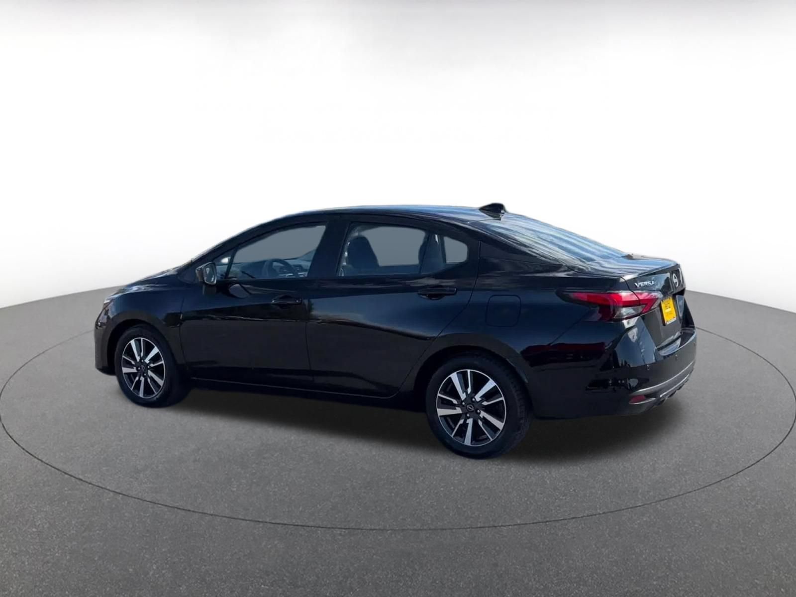 Used 2025 Nissan Versa SV FWD image 9