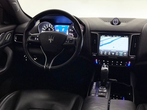 Used 2020 Maserati Levante AWD/4WD image 29