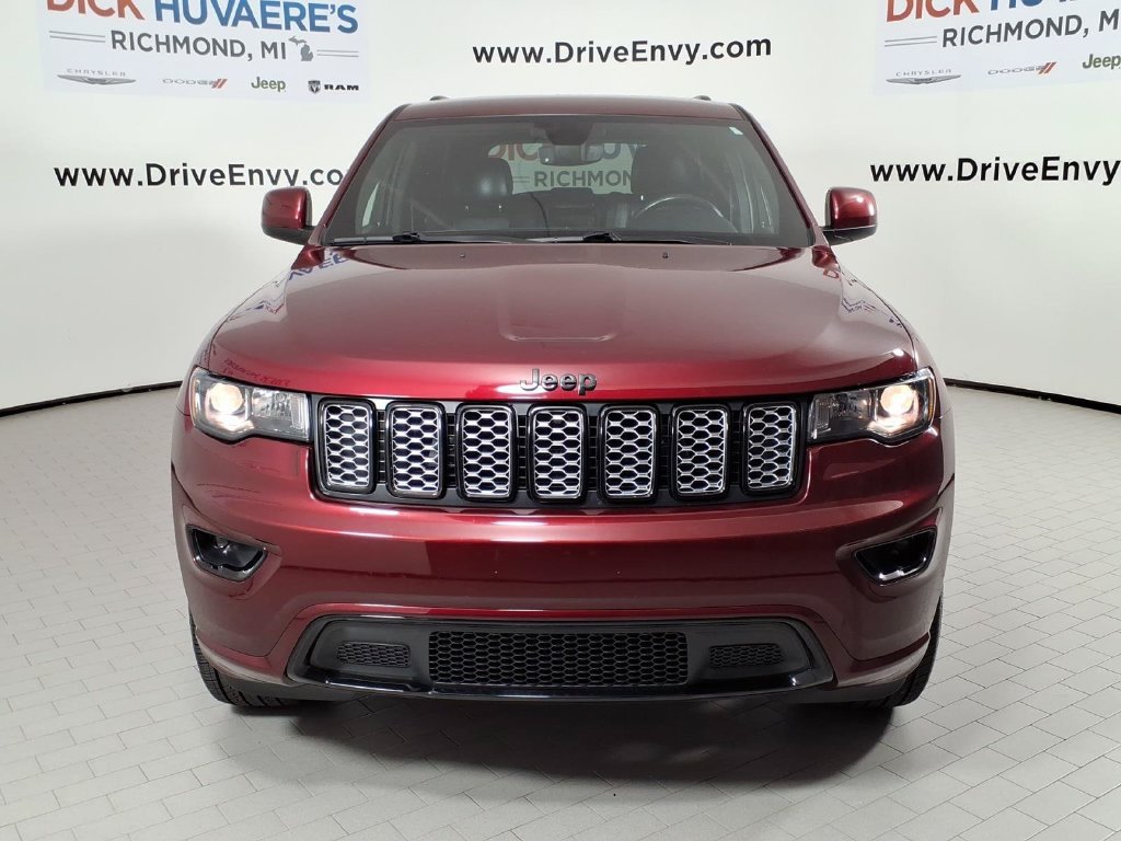Used 2022 Jeep Grand Cherokee Laredo X AWD/4WD image 2