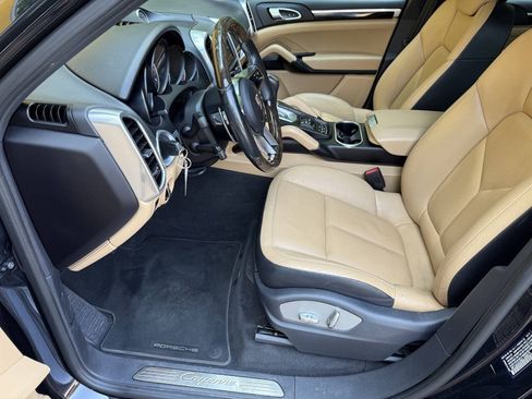 Used 2016 Porsche Cayenne AWD/4WD image 14