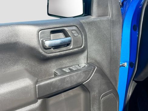 Used 2025 Chevrolet Silverado 1500 Custom w/ Turbomax Blackout Package AWD/4WD image 17