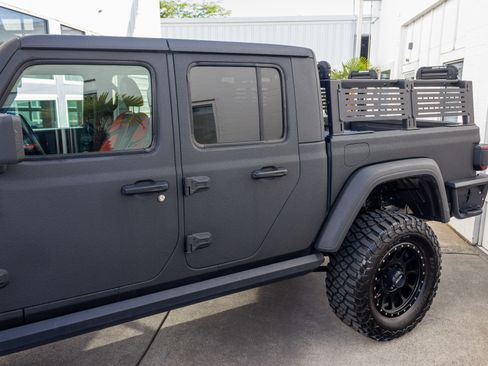 Used 2020 Jeep Gladiator Rubicon image 8