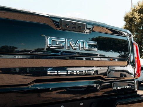 Used 2023 GMC Sierra 1500 Denali Ultimate AWD/4WD image 17