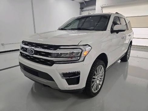 Used 2024 Ford Expedition Limited AWD/4WD image 5