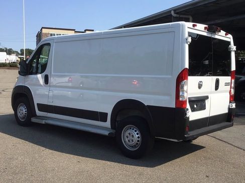 Used 2025 RAM ProMaster 2500 w/ U-Haul Equipment Group FWD image 5