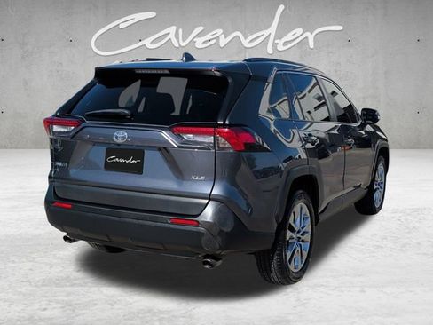 Used 2020 Toyota RAV4 XLE Premium image 16