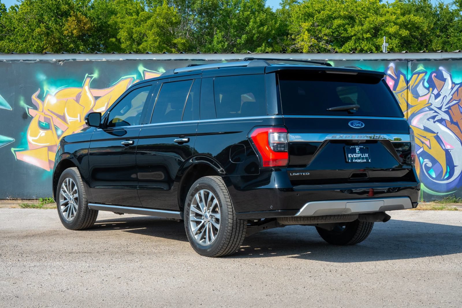 Used 2018 Ford Expedition Limited w/ Equipment Group 301A RWD image 10