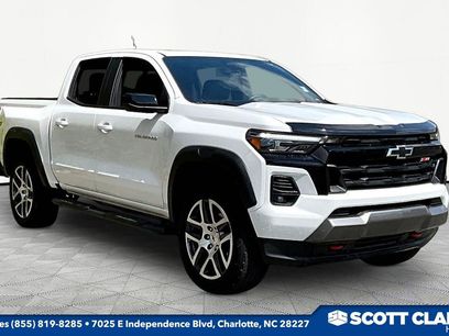 Used 2024 Chevrolet Colorado Z71 w/ Z71 Convenience Package 2