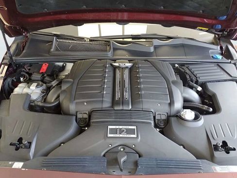 Used 2017 Bentley Bentayga image 17