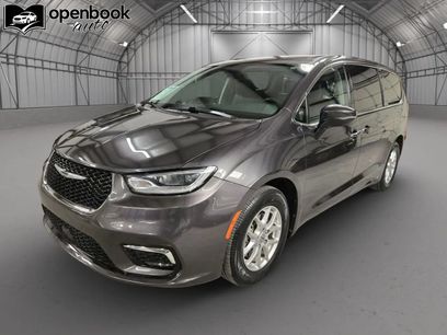 Used 2023 Chrysler Pacifica Touring-L