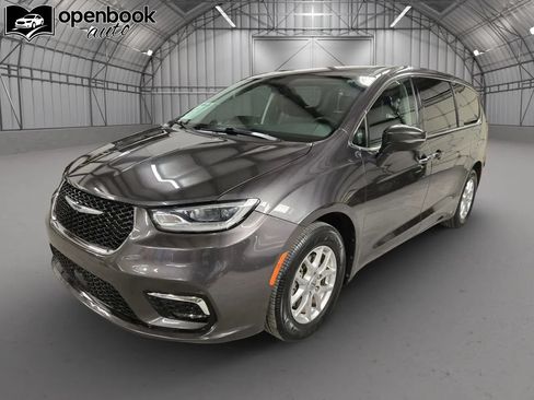 Used 2023 Chrysler Pacifica Touring-L FWD image 1