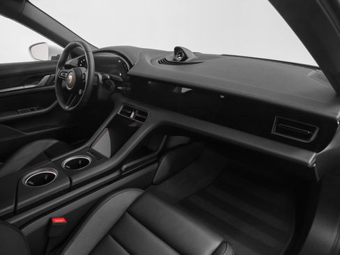 New 2025 Porsche Taycan image 25