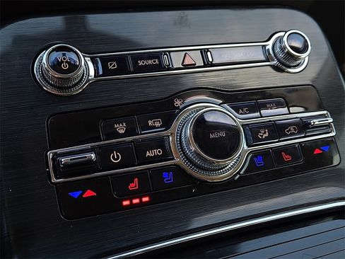 Used 2021 Lincoln Nautilus Reserve image 14