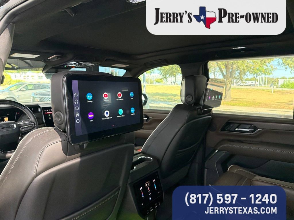 Used 2026 GMC Yukon Denali Ultimate AWD/4WD image 16