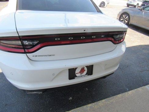 Used 2022 Dodge Charger SXT w/ Leather Interior Group RWD image 4