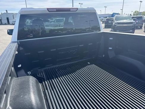 Used 2025 GMC Sierra 1500 SLT image 13