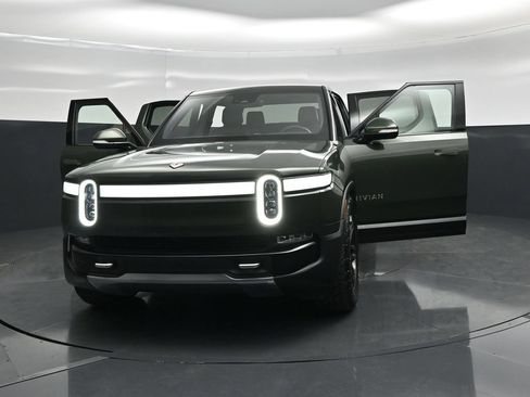 Used 2022 Rivian R1T Adventure AWD/4WD image 31