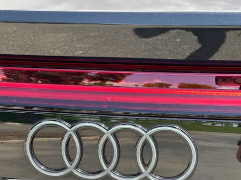 Used 2025 Audi Q8 Prestige AWD/4WD image 39