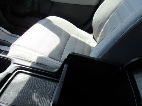 Used 2019 Honda CR-V LX image 39