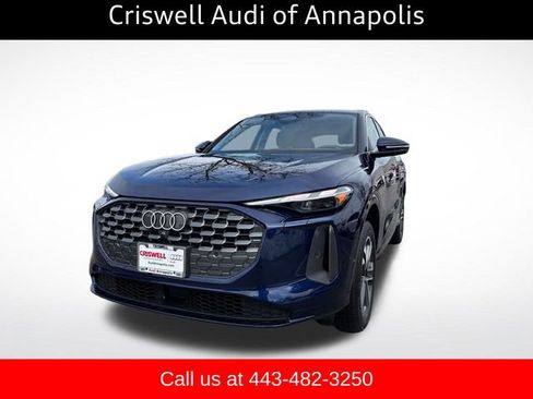 Certified 2025 Audi Q5 Premium w/ Convenience Package image 1