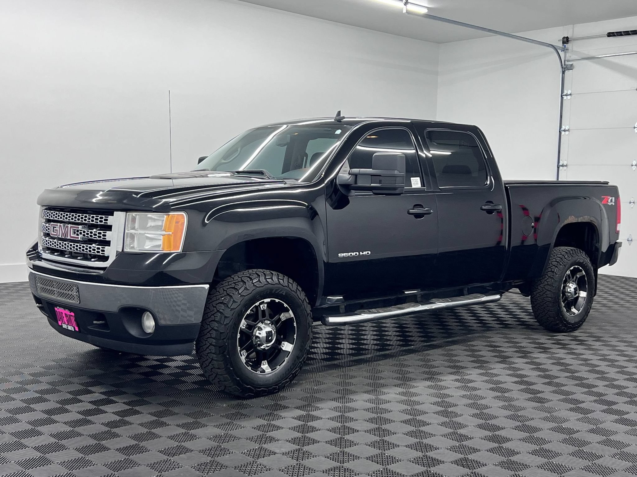 Used 2013 GMC Sierra 2500 SLT AWD/4WD image 1