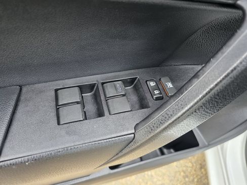 Used 2017 Toyota Corolla SE w/ Carpet Mat Package (TMS) FWD image 12