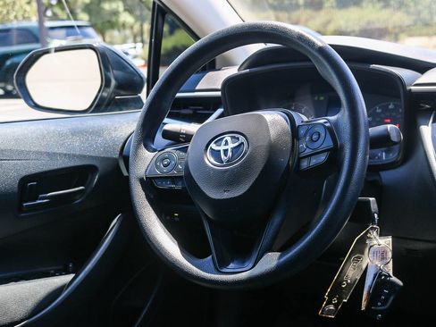 Certified 2025 Toyota Corolla LE FWD image 22