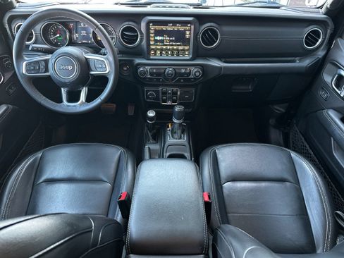 Used 2023 Jeep Wrangler Unlimited Sahara AWD/4WD image 12