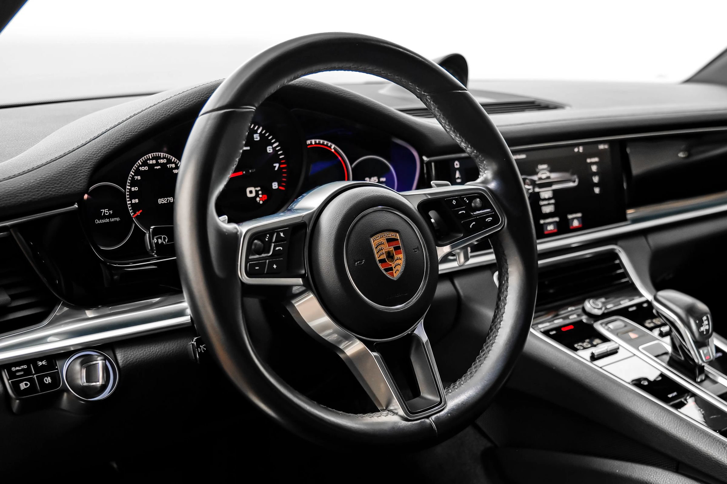 Used 2018 Porsche Panamera image 13