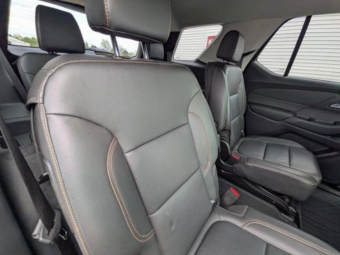 Used 2021 Chevrolet Traverse LT w/ LT Premium Package image 24