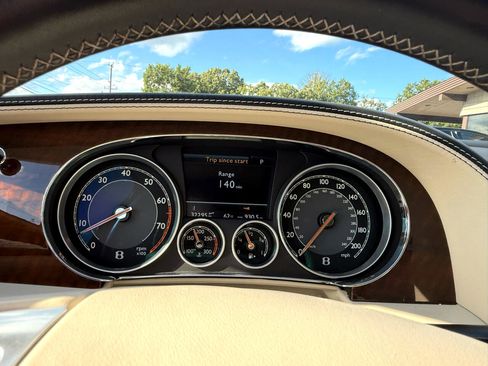 Used 2015 Bentley Flying Spur V8 image 36