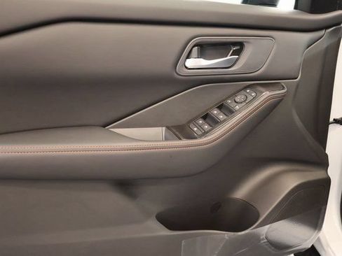 New 2026 Nissan Rogue SV AWD/4WD image 10