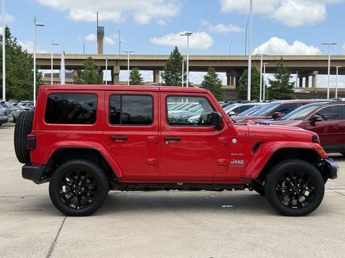 Used 2024 Jeep Wrangler Unlimited Sahara AWD/4WD image 3
