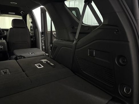Used 2023 GMC Yukon SLT AWD/4WD image 17