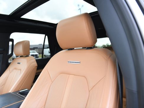 Used 2023 Ford Expedition Platinum RWD image 13