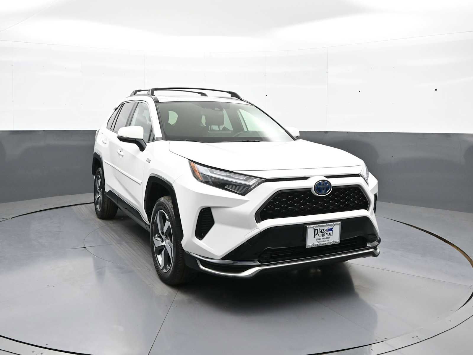 Used 2023 Toyota RAV4 SE w/ Weather & Moonroof Package AWD/4WD image 3
