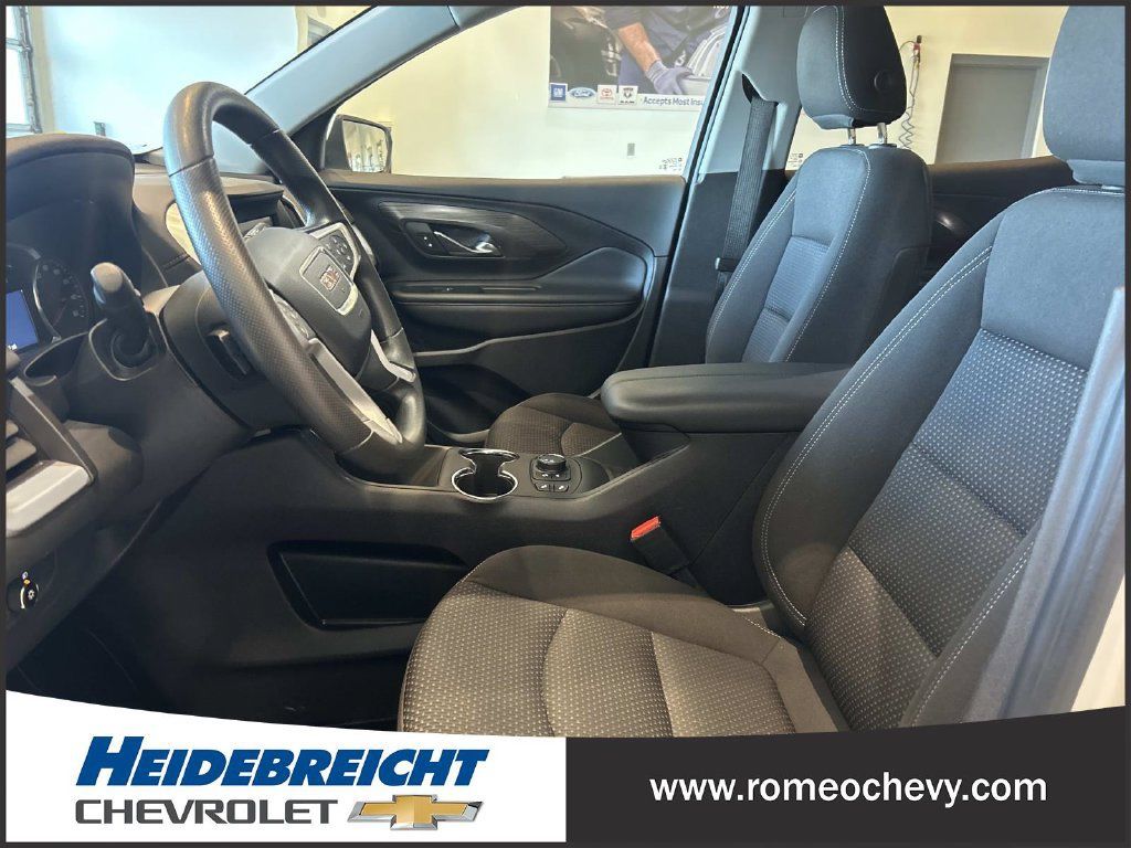 Used 2024 GMC Terrain SLE w/ Driver Convenience Package FWD image 13
