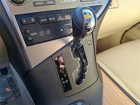 Used 2015 Lexus RX 450h FWD image 17