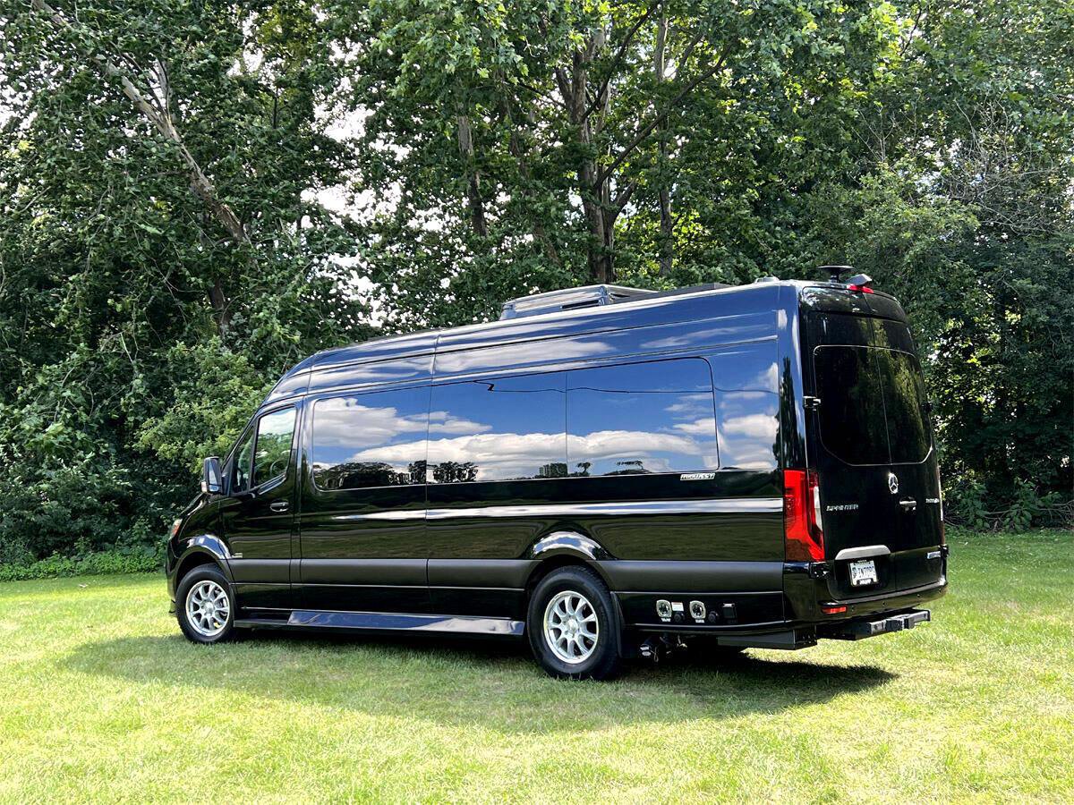 Used 2022 Mercedes-Benz Sprinter 3500 image 24