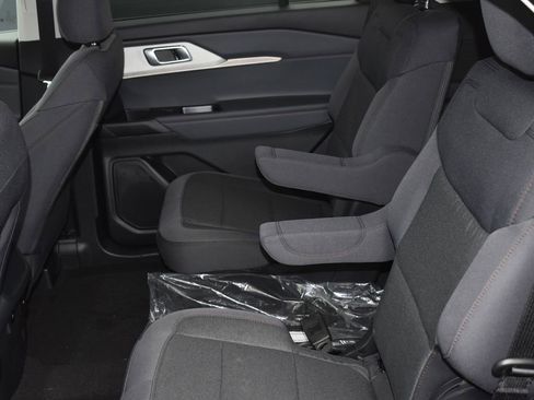 New 2026 Ford Explorer Active image 11