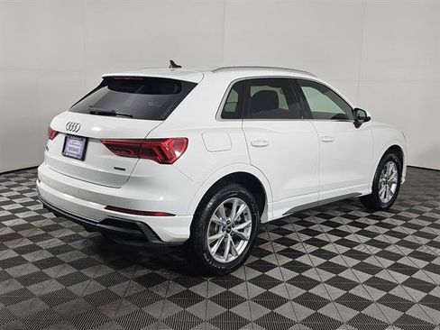 Used 2023 Audi Q3 2.0T Premium image 3