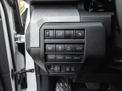 Certified 2025 Toyota Tacoma 4x4 Double Cab Hybrid image 15