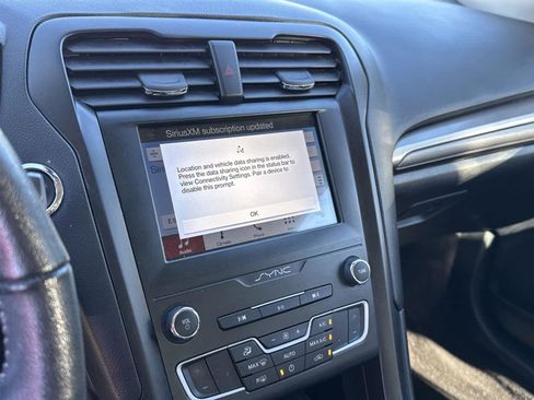 Used 2019 Ford Fusion SE w/ Equipment Group 151A image 23