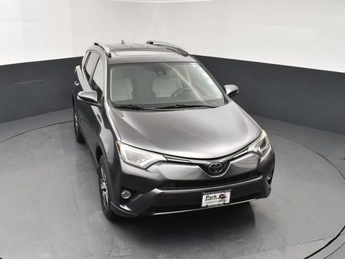 Used 2018 Toyota RAV4 XLE AWD/4WD image 13