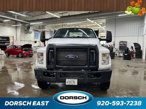 Certified 2022 Ford F750 2WD Regular Cab Super Duty image 3