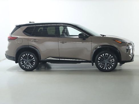 Used 2025 Nissan Rogue Platinum w/ Tech Package AWD/4WD image 11