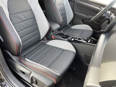 New 2026 Volkswagen GTI SE image 7