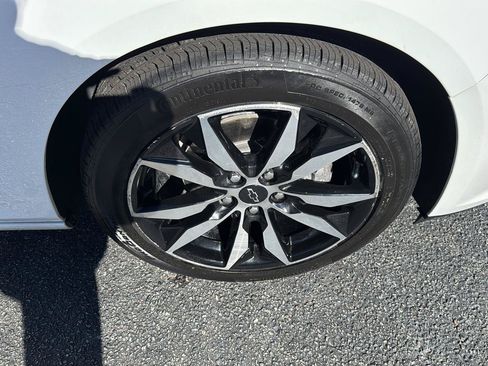 Used 2024 Chevrolet Malibu RS FWD image 33